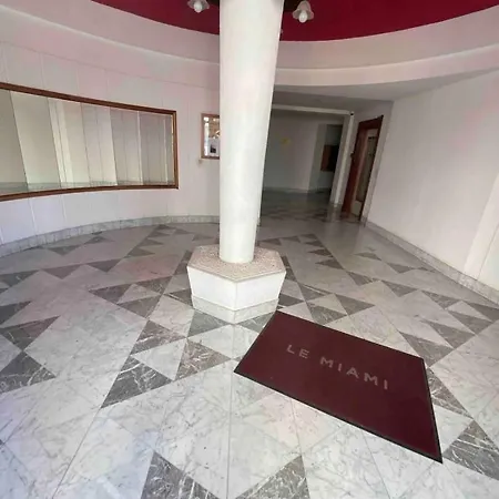 The Entire 2 Rooms, Balcony, Sea View Appartamento