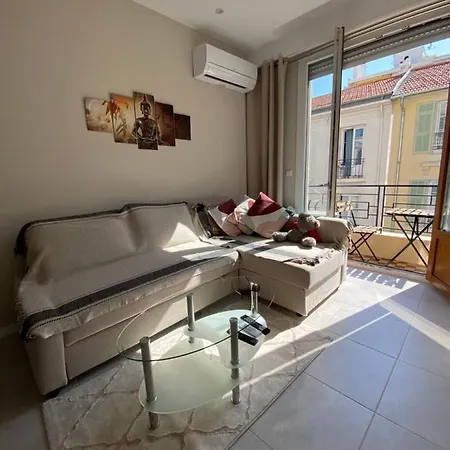 The Entire 2 Rooms, Balcony, Sea View * Nizza