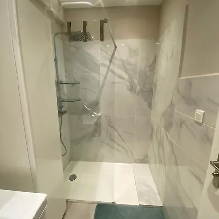 The Entire 2 Rooms, Balcony, Sea View Lägenhet