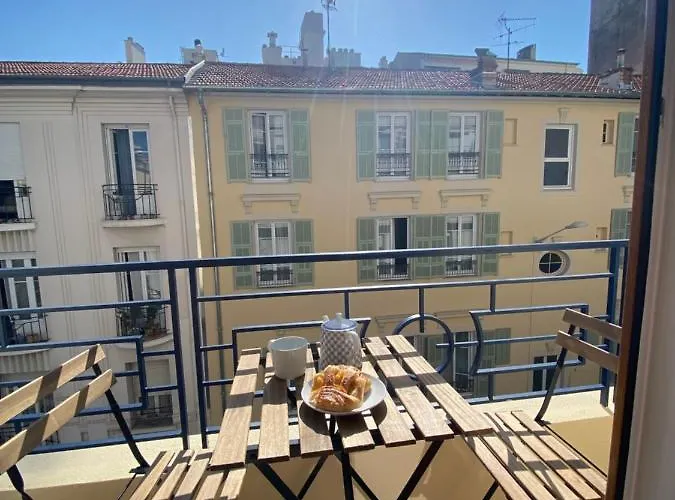 The Entire 2 Rooms, Balcony, Sea View *