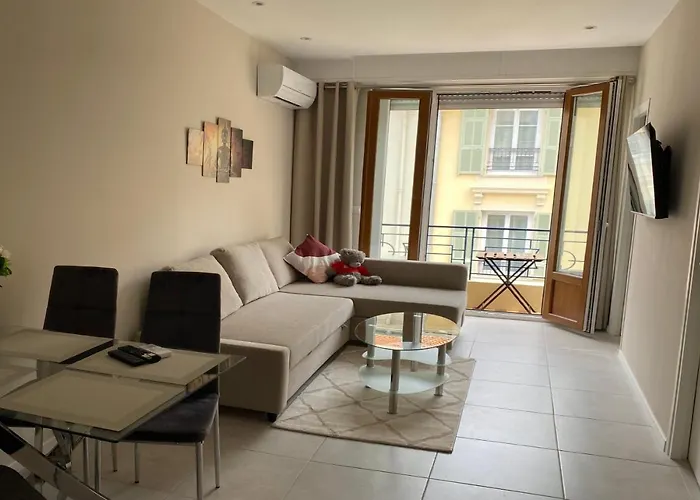 아파트 The Entire 2 Rooms, Balcony, Sea View *