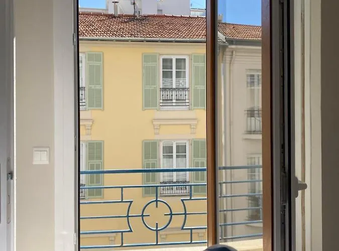 The Entire 2 Rooms, Balcony, Sea View * 니스