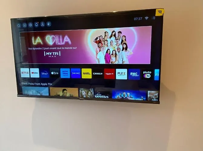 The Entire 2 Rooms, Balcony, Sea View 아파트