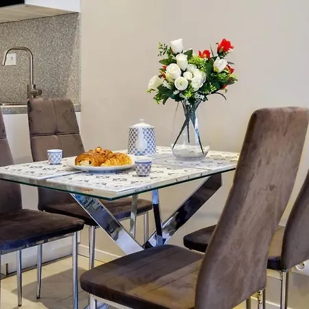 Apartamento The Entire 2 Rooms, Balcony, Sea View *